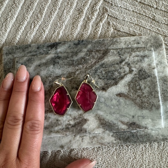 Kendra Scott Dunn Earrings Berry Illusion - Picture 6 of 6